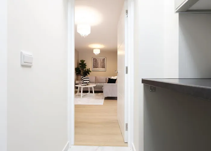 Dom wakacyjny Modern 5 Bed House New Bristol