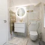Modern 5 Bed House New *