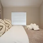 Modern 5 Bed House New Holiday home *