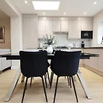 Modern 5 Bed House New *
