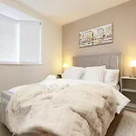 Modern 5 Bed House New Hébergement de vacances Bristol