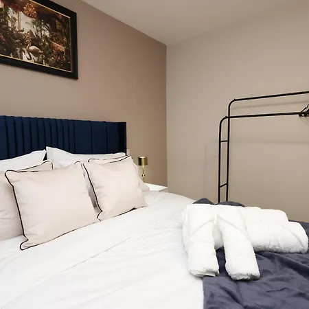 Modern 5 Bed House New