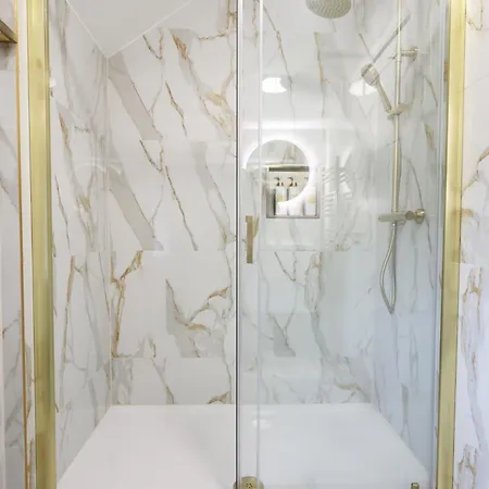 Modern 5 Bed House New Бристоль