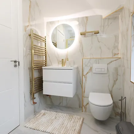 Modern 5 Bed House New *