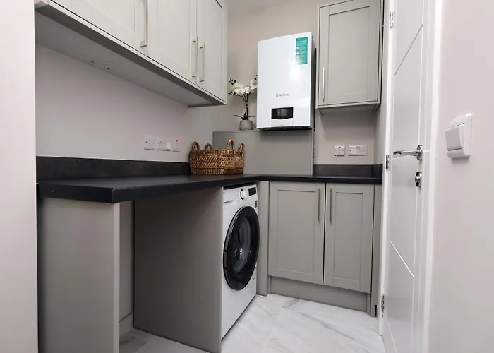 Modern 5 Bed House New