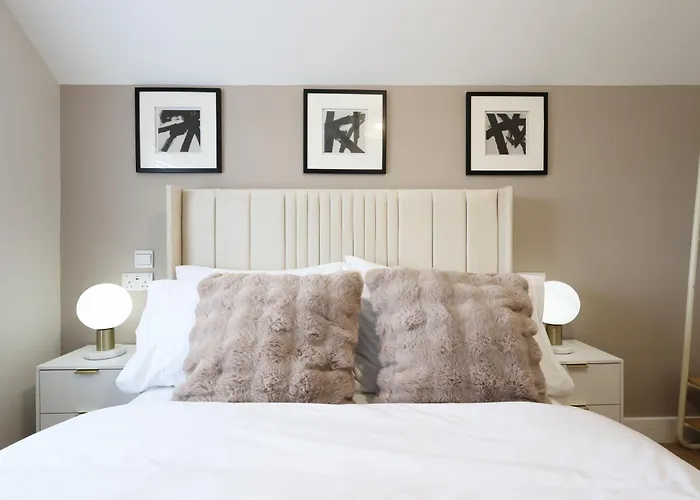 Modern 5 Bed House New Bristol