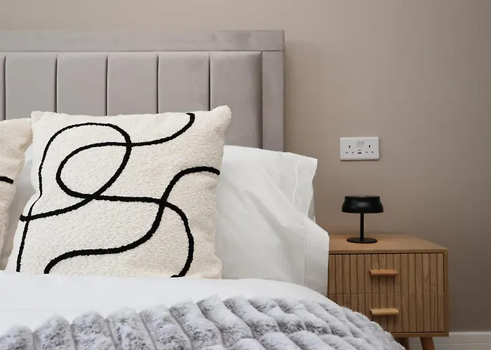 Modern 5 Bed House New