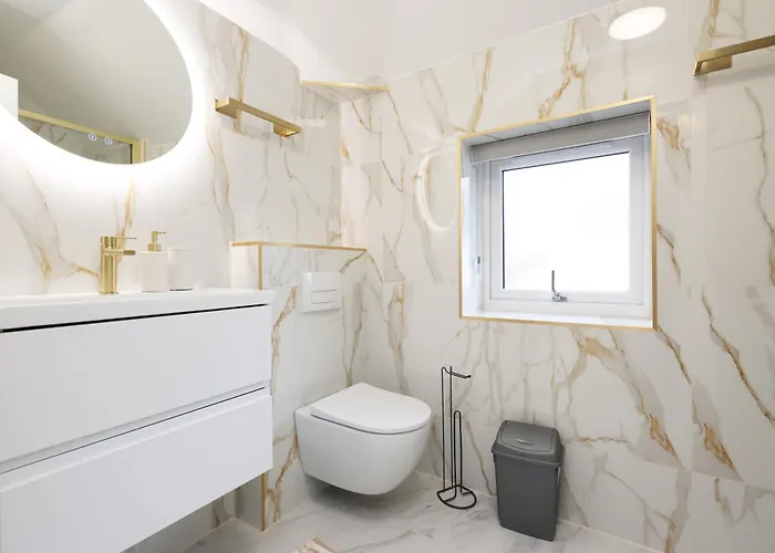 Modern 5 Bed House New * Bristol