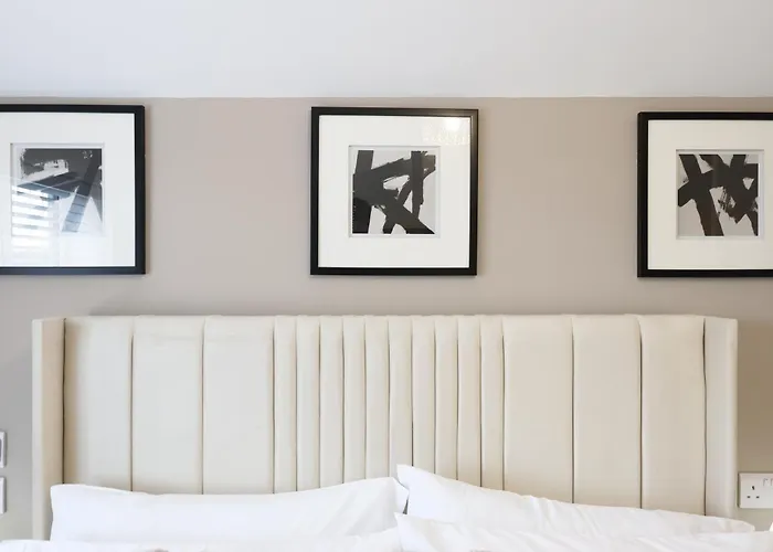 Modern 5 Bed House New *