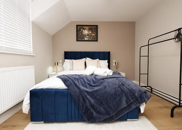 Сasa de vacaciones Modern 5 Bed House New Bristol