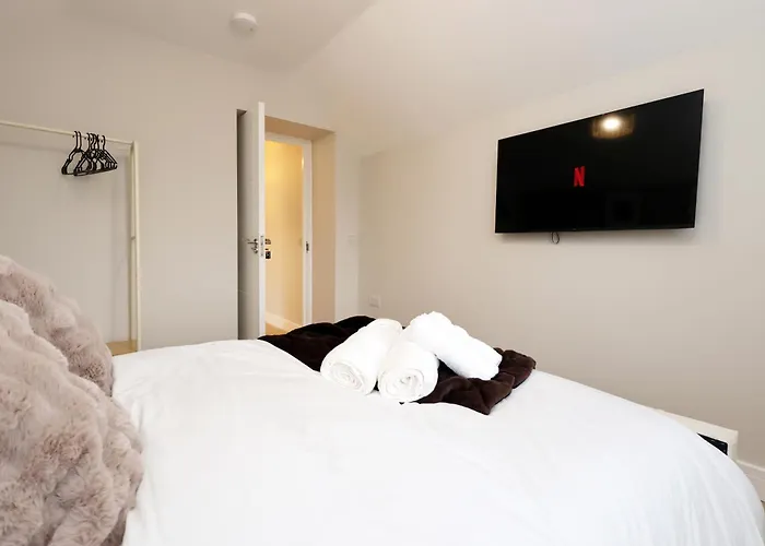 Сasa de vacaciones Modern 5 Bed House New