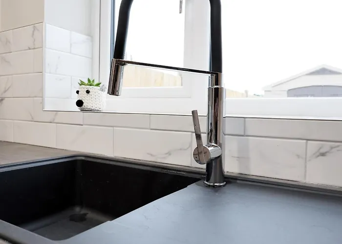 Modern 5 Bed House New Bristol