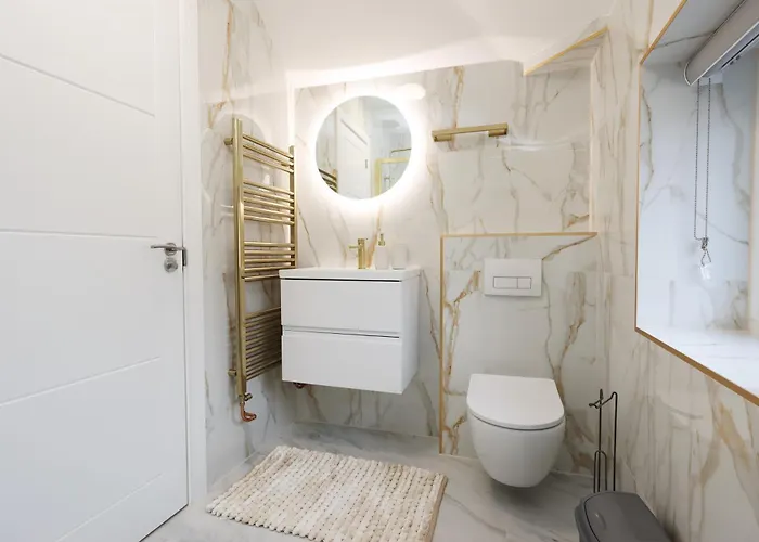 Modern 5 Bed House New *